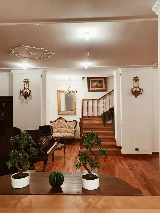 펜션 Residenza Tritone Luxury Apartment Trevi Fountain 로마