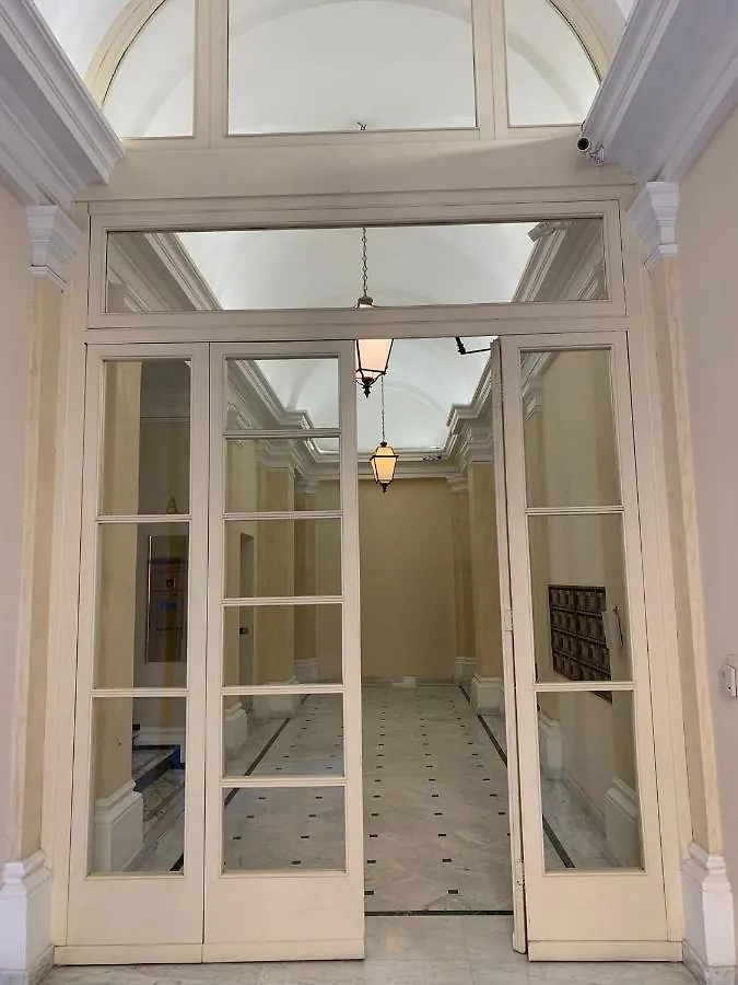 Residenza Tritone Luxury Apartment Trevi Fountain 로마 0*,
